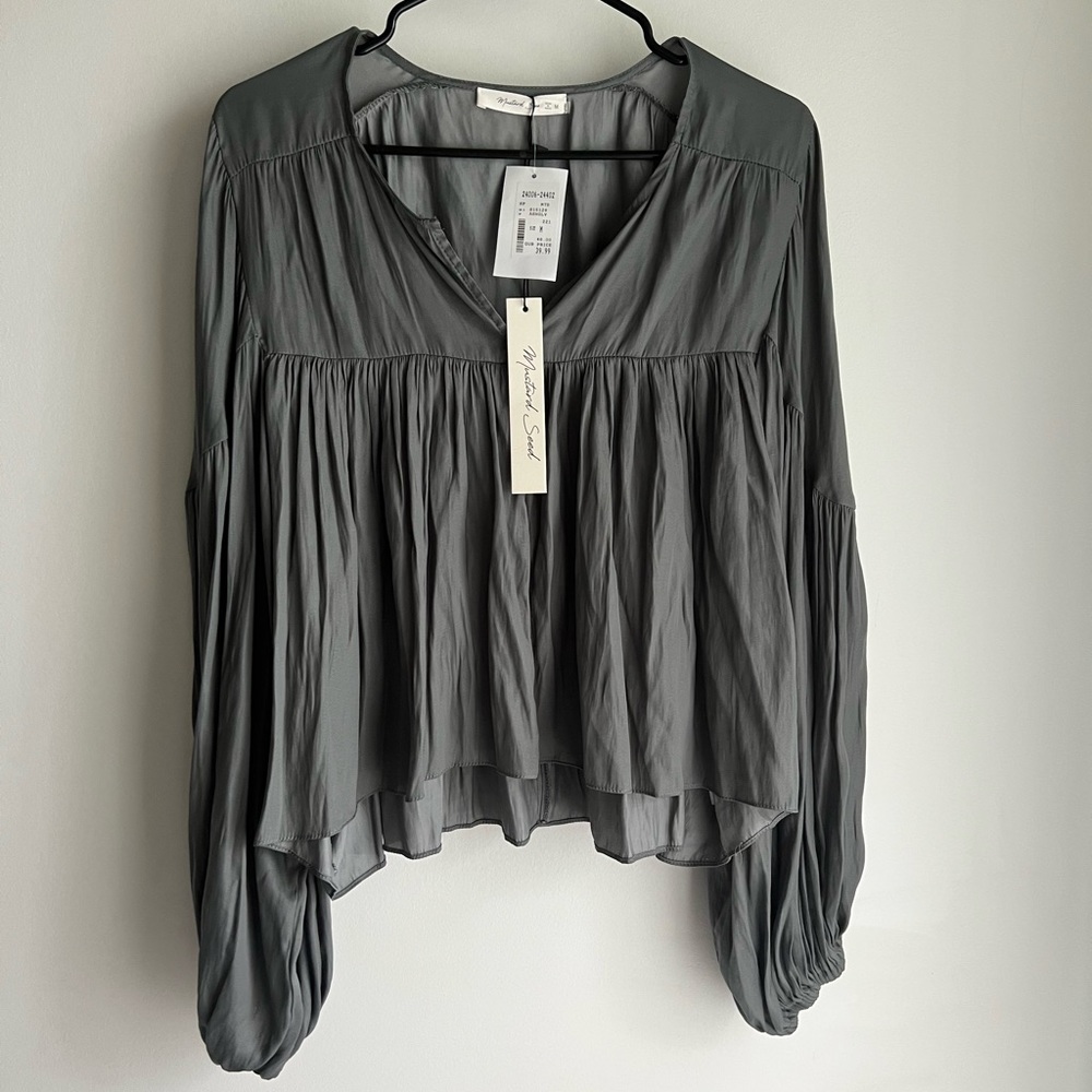 (nwt!) gray mustard seed flowy top size small